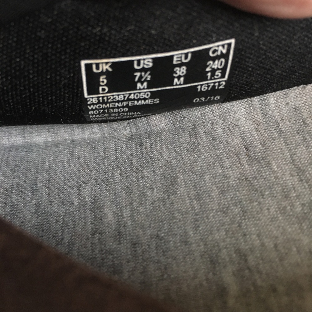 Clarks Cloud Steppers Brown/Black Comfort Shoes. - Picture 7 of 7